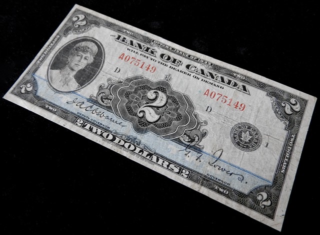 1935-$2.00-Banknote-For-Grading